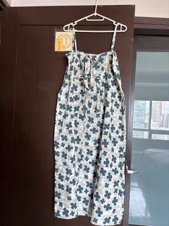 (Category: ) located in . Submitted by shoplecloset (Listing ID 1371591941, Image 1). Description: .