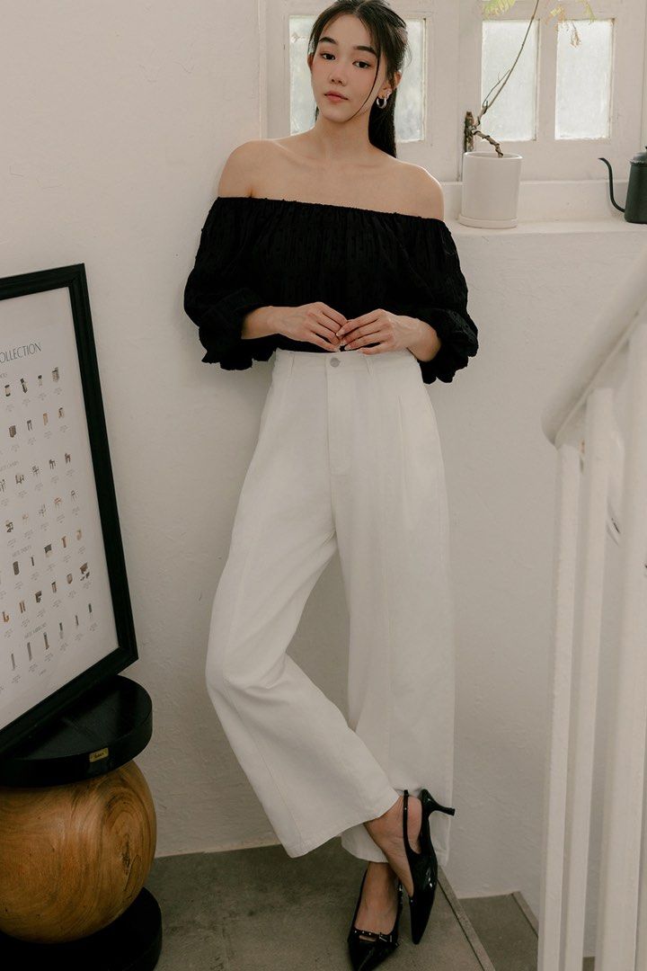 Fashmob AUBREE TENCEL TOP IN BLACK (Category: Blouses) located in Singapore. Submitted by drunkened (Listing ID 1371722753, Image 2). Description: .