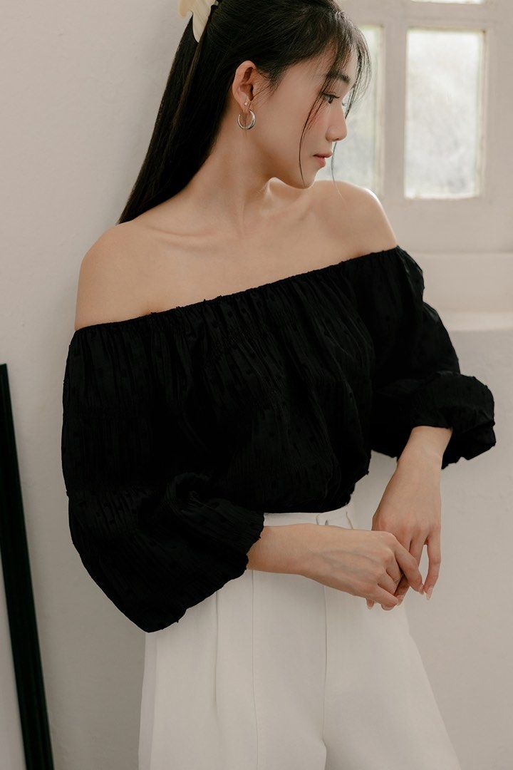 Fashmob AUBREE TENCEL TOP IN BLACK (Category: Blouses) located in Singapore. Submitted by drunkened (Listing ID 1371722753, Image 1). Description: .