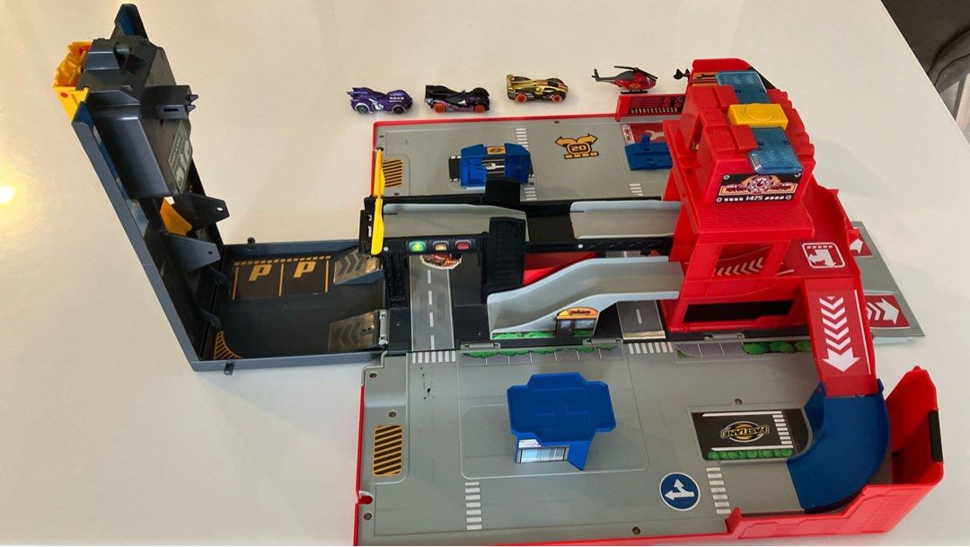 Fire Engine (Category: Kids Toys) located in Singapore. Submitted by pitterpats (Listing ID 1371658671, Image 3). Description: Self collect.