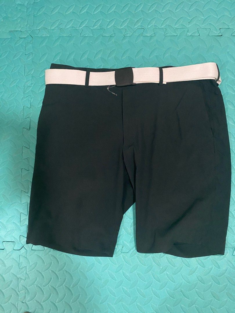 Golf Belt (Category: Golf) located in Paranaque City. Submitted by evo_s (Listing ID 1371686383, Image 3). Description: Brand New White Golf Belt Free Size For pick up at BF Northwest BF Homes Paranaque or Meet up at Shangri-la BGC.