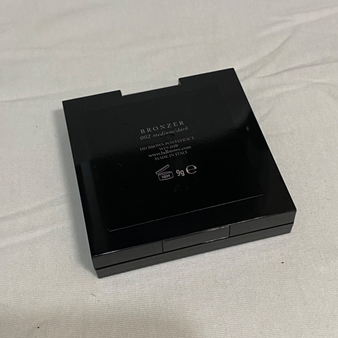 High Definition Bronzer - 002 Medium (Category: Makeup) located in Manila. Submitted by 0613cart_ (Listing ID 1371646733, Image 2). Description: No box.