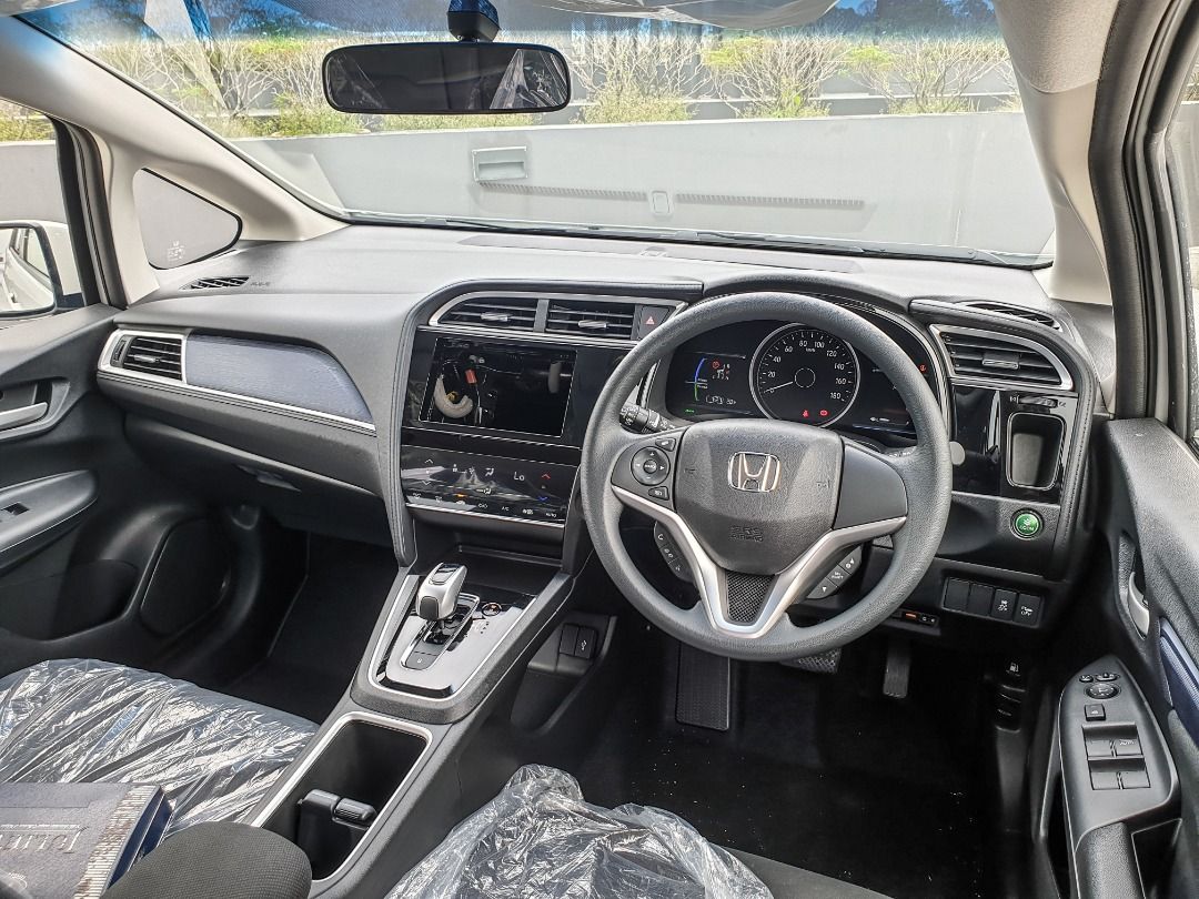 Honda Shuttle Hybrid 1.5A Honda Sensing ( weekly/ monthly rental/ leasing)62872684664321114
