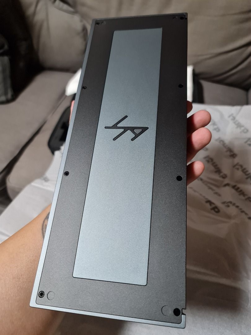IRON165 R2 A-STOCK (BNIB) Graphite ANSI (Category: Computer Keyboard) located in Singapore. Submitted by dixon_cider (Listing ID 1371620154, Image 1). Description: Unused, only fitted on stabs/keycaps on PCB to test Comes with BRASS WEIGHT + BADGE SET COPPER WEIGHT + BADGE SET STAINLESS STEEL WEIGHT + BADGE SET Extra Carbon Plate Extra Gaskets Unsoldered PCB/If you want hotswap pcb you can try iLumkb Total price = $1.2k, selling at less than 1/2 