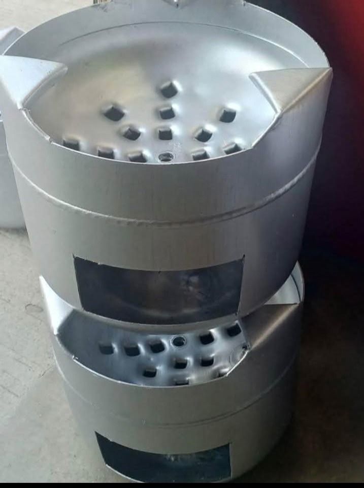 KALAN DE KAHOY ULING (Category: Cookers) located in Taguig. Submitted by almamejia86577 (Listing ID 1371577940, Image 1). Description: Kalan - kahoy or uling For home use or for camping Heavy duty - made of gasul tank SF c/o buyer Taguig.