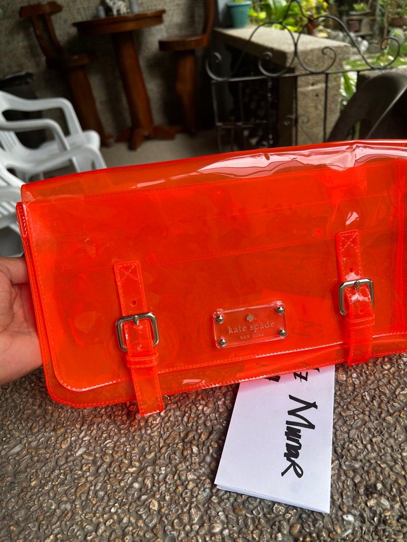 kate spade clutch (Category: Luxury Bags & Wallets) located in Bauang. Submitted by rjae07 (Listing ID 1371640618, Image 1). Description: no inclusion kate spade transparent clutch.