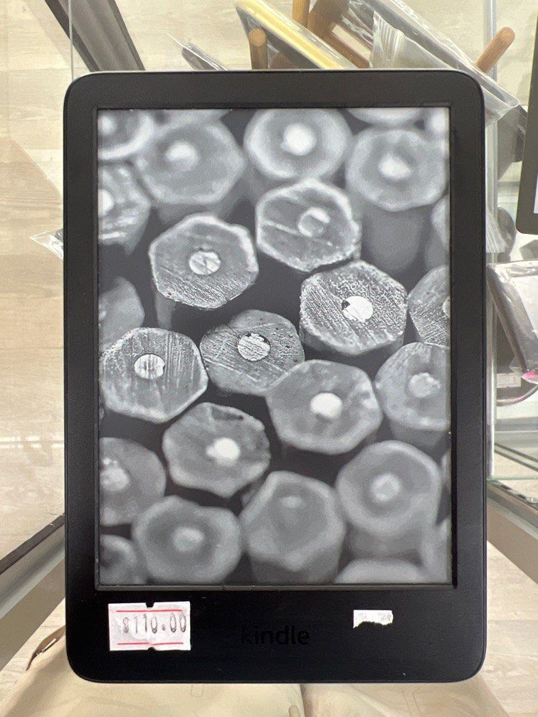 Kindle (11th) Gen (Category: Other Gadgets) located in Singapore. Submitted by redcrossshop (Listing ID 1371568878, Image 1). Description: Selling device only with box or accessories. This is the base edition non Paperwhite. Postage available .