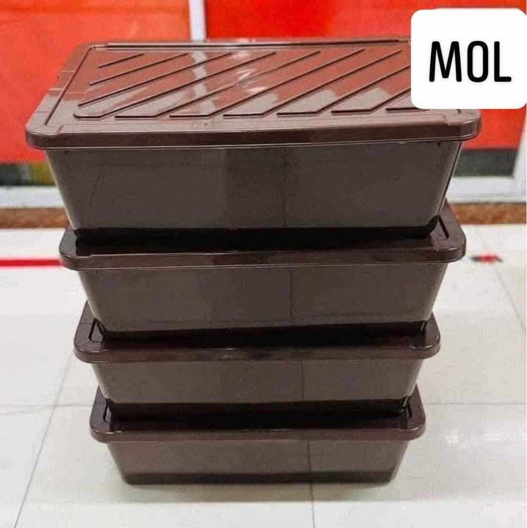 Lr underbed storage box (Category: Storage Boxes & Baskets) located in Manila. Submitted by dolorchris69891 (Listing ID 1371638939, Image 3). Description: Under Bed Storage Box TRANSPARENT / CLEAR ✅ 📌(50 LITERS) 📌Lapad --- 15.3inch 📌Haba --- 25.5inch 📌Taas --- 7.8inch ✔️Perfect sa ilalim ng higaan nyo ✔️Di takaw space. ✔️Maganda quality ✔️Matibay.