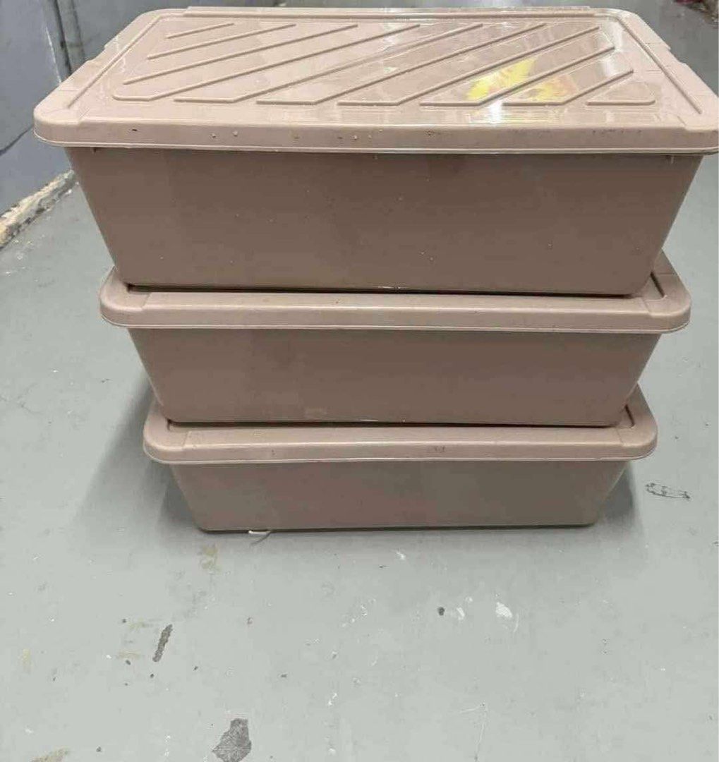 Lr underbed storage box (Category: Storage Boxes & Baskets) located in Manila. Submitted by dolorchris69891 (Listing ID 1371638939, Image 2). Description: Under Bed Storage Box TRANSPARENT / CLEAR ✅ 📌(50 LITERS) 📌Lapad --- 15.3inch 📌Haba --- 25.5inch 📌Taas --- 7.8inch ✔️Perfect sa ilalim ng higaan nyo ✔️Di takaw space. ✔️Maganda quality ✔️Matibay.