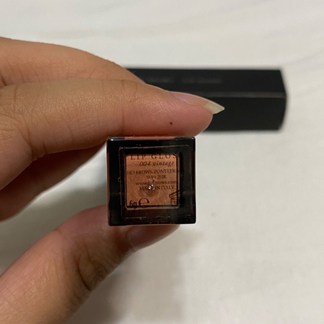 Make up by HD Brows Lip Gloss - 004 Vintage (Category: Makeup) located in Manila. Submitted by 0613cart_ (Listing ID 1371653833, Image 3). Description: .