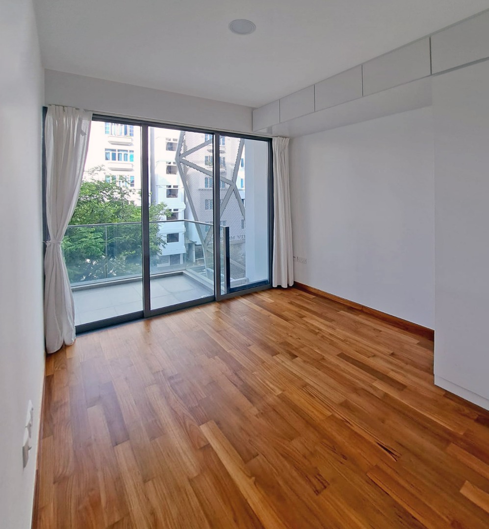Green Luxury Condos With Private Master Bedroom Reference: Master Bedroom With Ensuite Private Balcony Property Rentals Condos Ecs