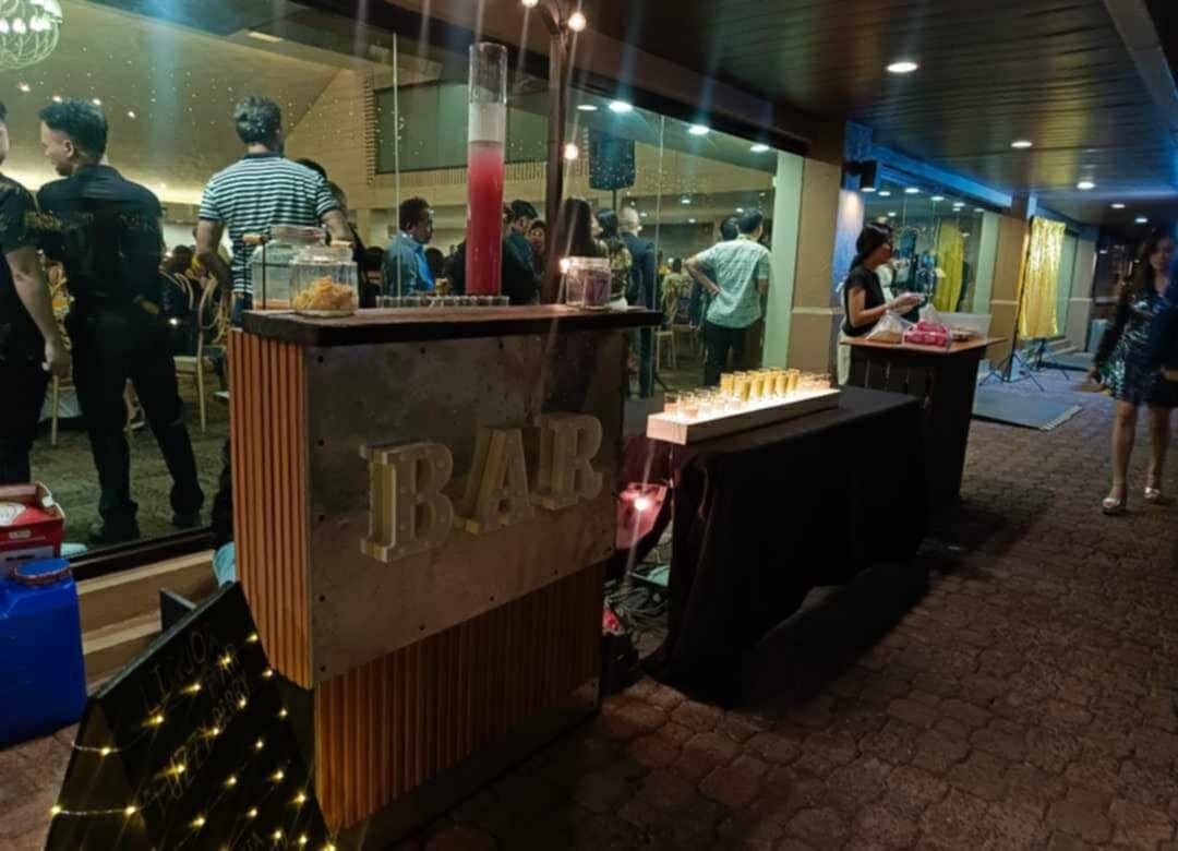 Mobile Bar / Grazing Table / Food Cart (Category: Other Home Furniture) located in Carmona. Submitted by bihira (Listing ID 1371570588, Image 2). Description: • FOR SALE • *** Please Read before inquiring *** *** Actual Photos Posted *** *** Price Posted *** *** Item is Located in Carmona Cavite, can ship via lalamove or Transportify *** *** Still available while posted *** *** Payment Thru GCASH or Bank Transfer *** *** No reservation, first to 