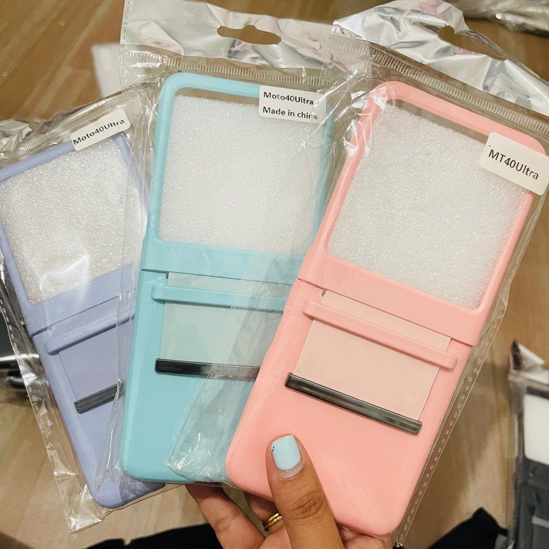 Motorola Rzr 40 Ultra Case (Category: Cases & Sleeves) located in Mandaluyong City. Submitted by co.case (Listing ID 1371649235, Image 1). Description: 300 each.