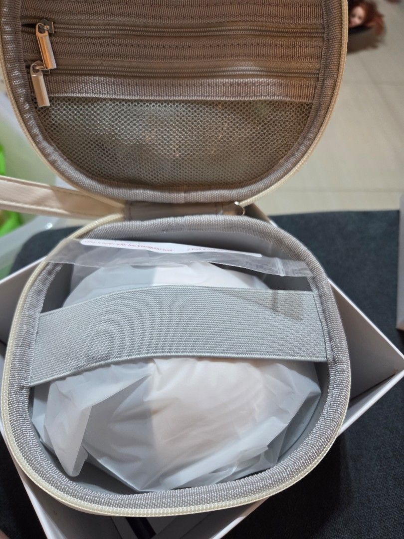 Naim Hospital Grade Breast Pump (Category: Breastfeeding & Bottle Feeding) located in Las Pinas. Submitted by jjhaey04 (Listing ID 1371649191, Image 3). Description: Regalo di nagamit. Binuksan ko lang para icheck. 2,2k each.
