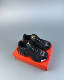 (Category: ) located in . Submitted by khai.uasneakers (Listing ID 1371721130, Image 1). Description: .