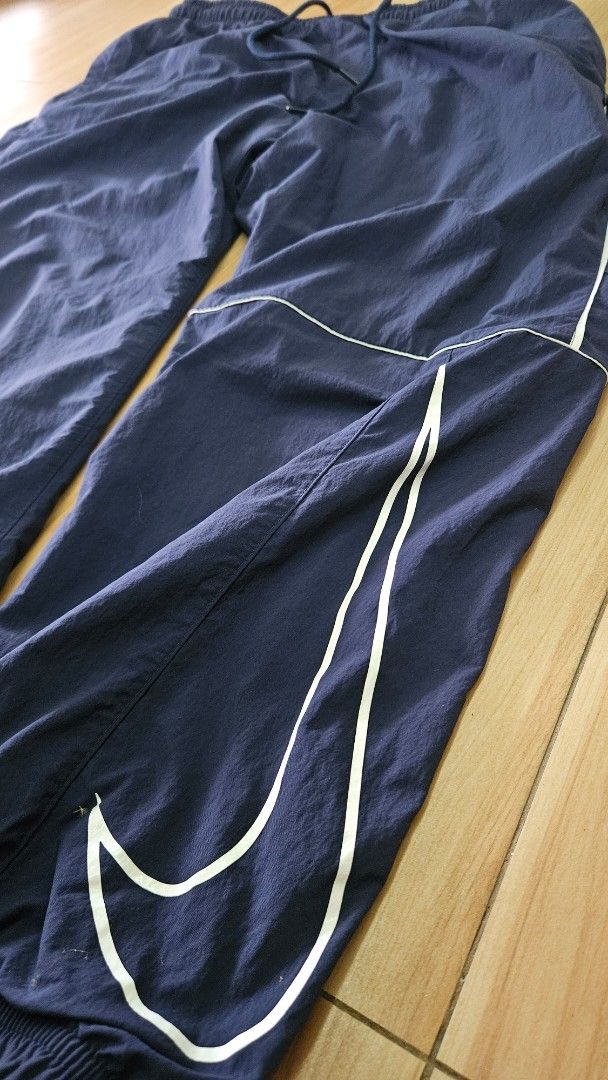Nike sb track pants (Category: Joggers) located in Alfonso. Submitted by jbcamet (Listing ID 1371645213, Image 2). Description: for sale Nike sb track pants size M 9.9/10 condition.