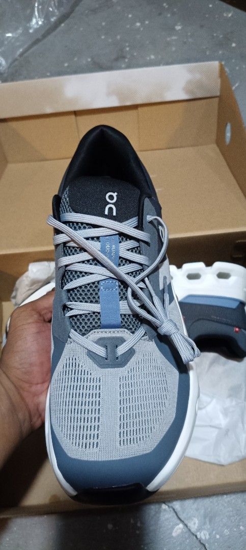 Onclud (Category: Sneakers) located in Manila. Submitted by egayfinds420 (Listing ID 1371676795, Image 3). Description: FOR SALE 😍 ONCLOUD CLOUD RUNNER 2 BRANDNEW COMPLETE WITH BOX 9500 + SF ONLY.