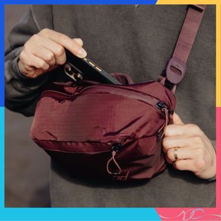 🌟 Brand New Original 🌟 Peak design - Outdoor Sling 4L Crossbody Bag (2 colors) Chest Pouch 100% Recyclable Material Eco-friendly Bag Multi-functional Storage Bag Camera Case Carry-on Gun Case Multi-functional Chest Bag Waist Bag Side Shoulder Bag Single Shoulder Bag Crossbody Bag UltraZips62978591115779114