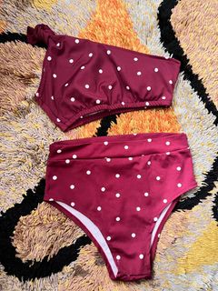 (Category: ) located in . Submitted by cesscloset_ (Listing ID 1371593326, Image 1). Description: .