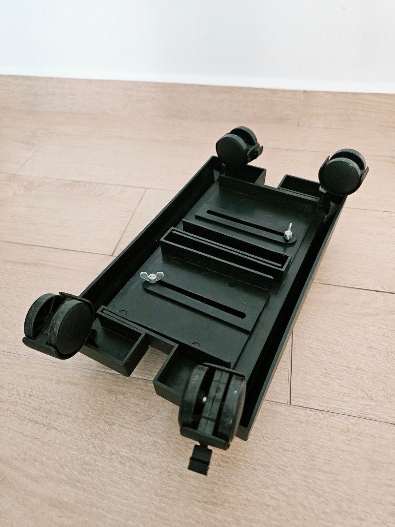 Rolling CPU Stand (Category: Other Accessories) located in Singapore. Submitted by olsomica (Listing ID 1371556429, Image 3). Description: * adjustable rolling CPU stand. * deal at my block at telok blangah street 31, or telok blangah CC. * exact cash amount, No paynow..