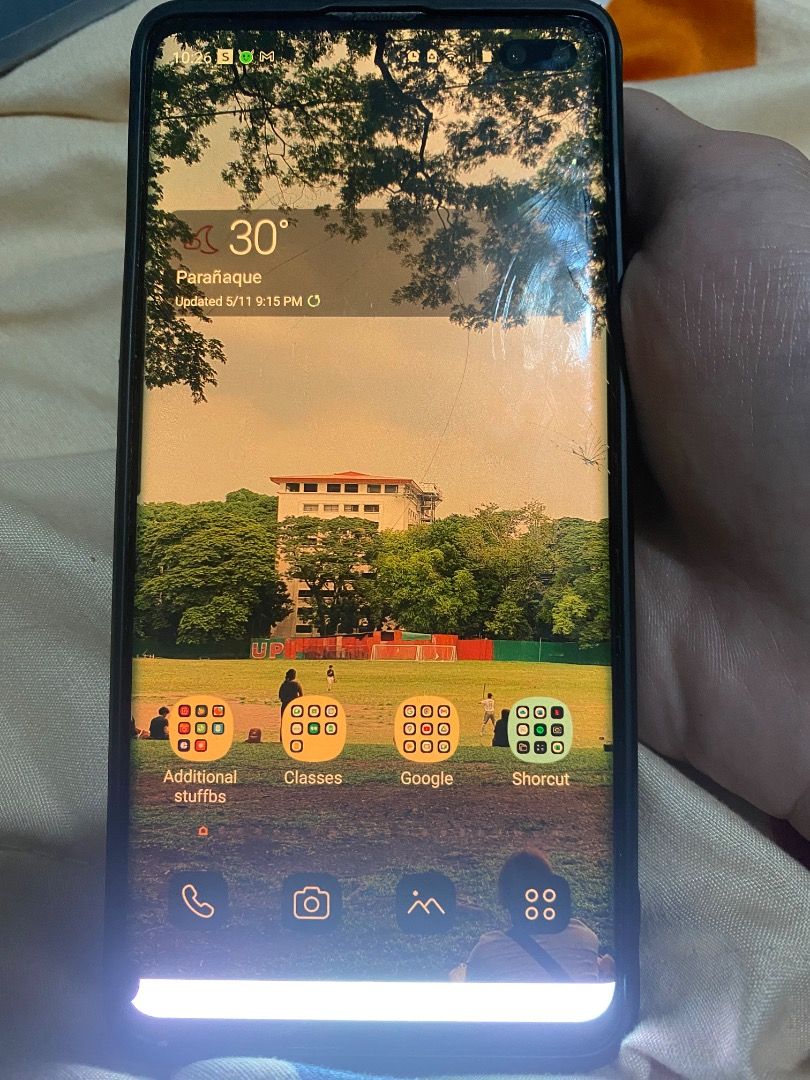 Samsung S10 plus 128 gb (check description for full details) (Category: Samsung) located in Baguio. Submitted by lauri_03 (Listing ID 1371704848, Image 3). Description: Samsung S10 plus originally bought last sept of 2019, og owner ever since issues: -basag sa upper right corner ng screen resulting for a white light to appear underneath the phone -volume button not working -pahirapan sa pagsindi ng phone, need ng ilang tap sa power button pros: m