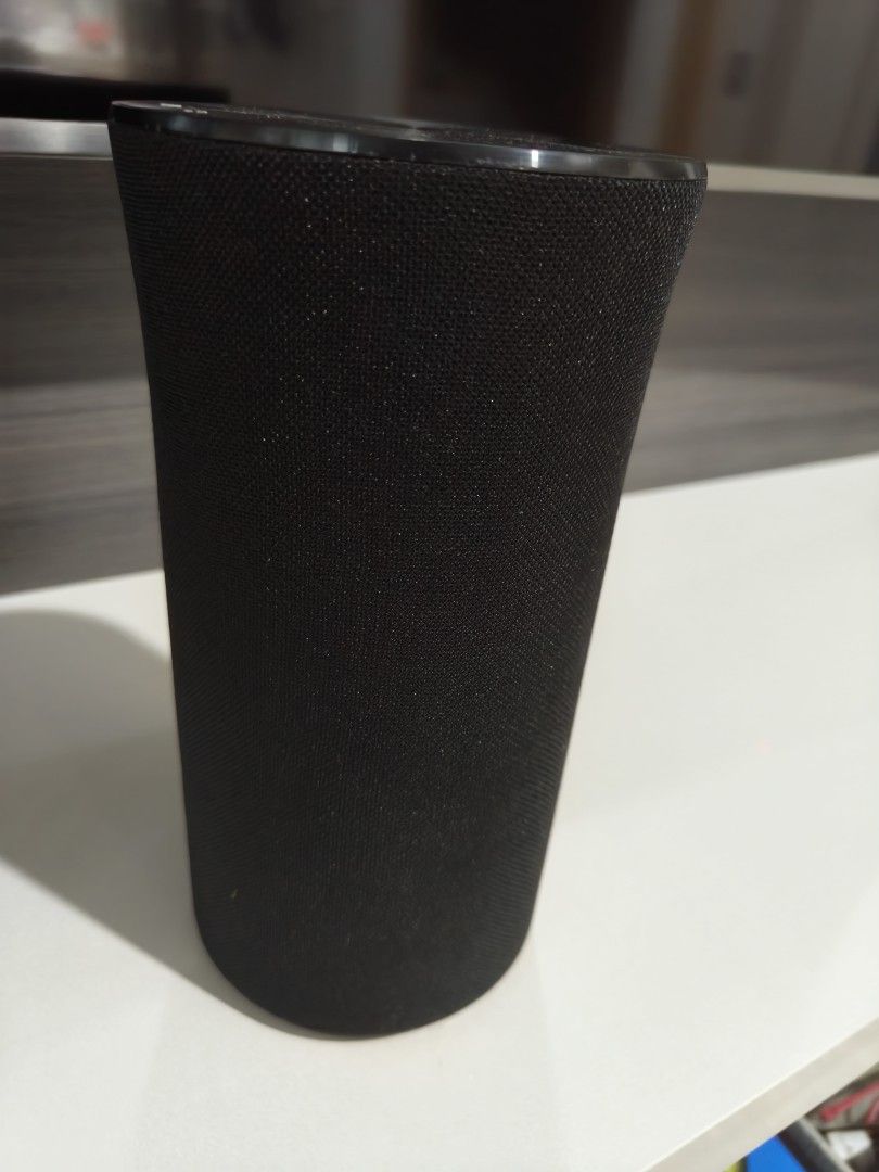 Samsung Wireless Audio 360 Speaker (Category: Soundbars, Speakers & Amplifiers) located in Singapore. Submitted by muffin123 (Listing ID 1371648973, Image 1). Description: .