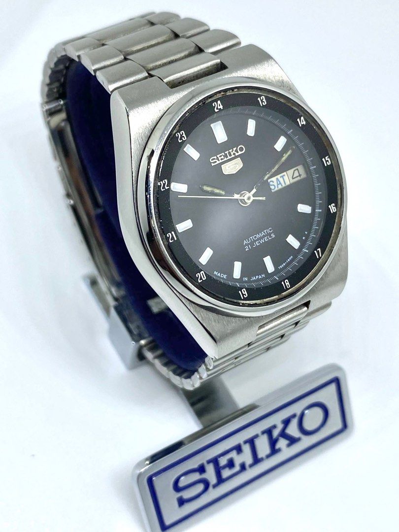 Seiko Military Watch (Category: Luxury Watches) located in Subic. Submitted by modern.vintage.enthusiast (Listing ID 1371721590, Image 2). Description: •Seiko 7s26 japan made version •New crown gasket and back case •Polished case •Polished glass •Cal. 7s26 working well newly service •DayDate window quickset •36mm diameter Please see photos for best description Feel free to DM for more details of the watch Thanks for viewing! Google and watch comm