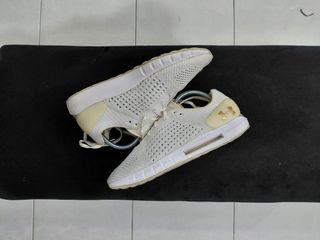 (Kategori: ) berada di . Dikirim oleh sepatu_bekas_second (ID iklan 1371652038, Gambar 1). Deskripsi: .