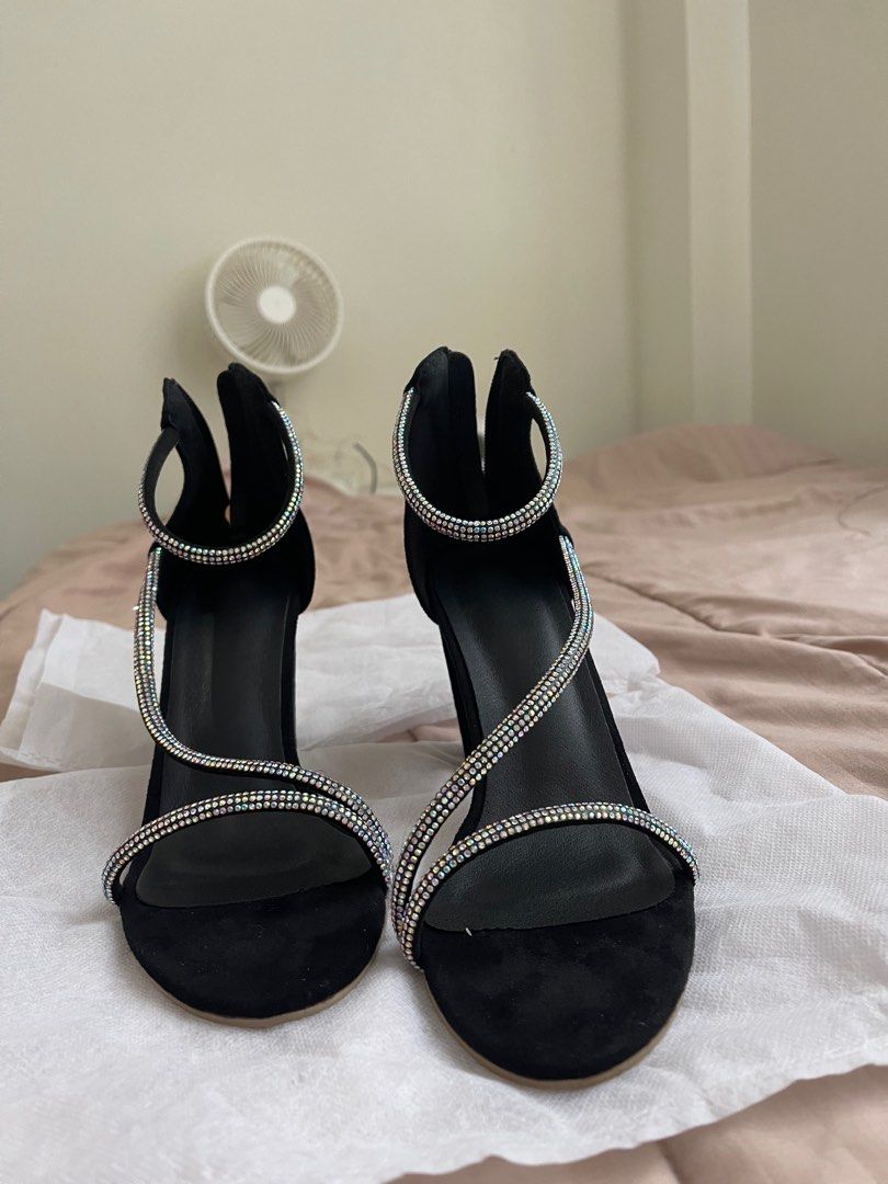 Shein Heels (Category: Heels) located in Cebu City. Submitted by doc_soon (Listing ID 1371606936, Image 3). Description: Size 38 Bought the wrong size. Never been used! Price is negotiable, just send me a pm. No more box. But I can provide any shoebox thats available. .