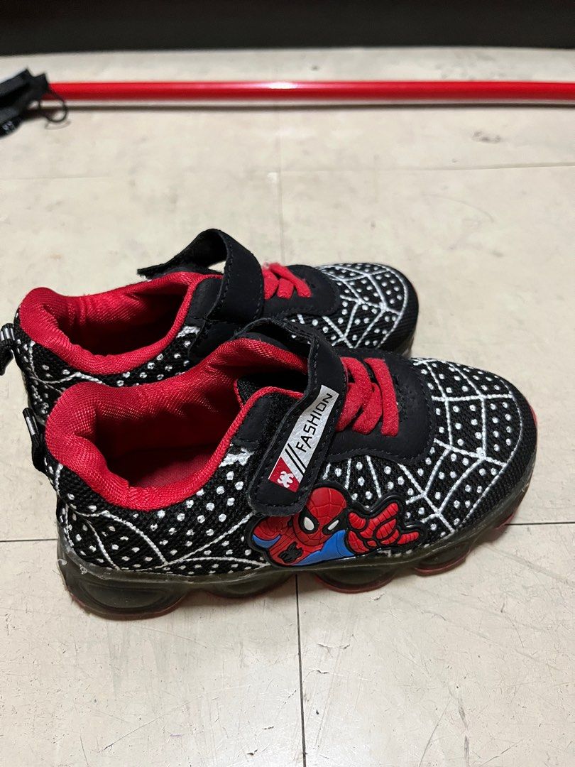 Spiderman rubber shoes (Category: Babies & Kids Fashion) located in Quezon City. Submitted by tomiteepee (Listing ID 1371575854, Image 2). Description: Minsan lang nagamit 1-3 years old.