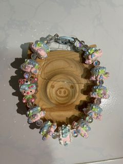 (Category: ) located in . Submitted by peachyqi (Listing ID 1371717603, Image 1). Description: .
