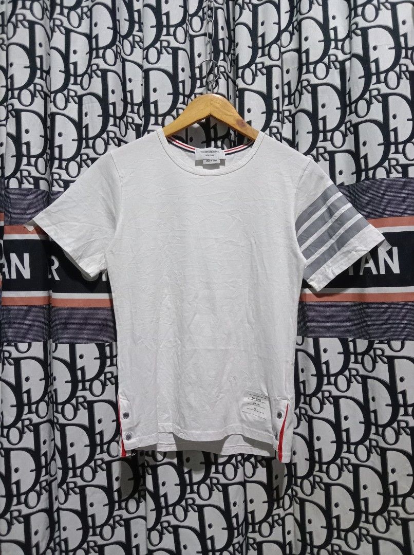 THOM BROWNE (Category: Luxury Apparel) located in San Rafael. Submitted by art3myongthr1ft (Listing ID 1371681395, Image 1). Description: T H O M B R O W N E Excellent condition Good as new White na white, makinis S-M.