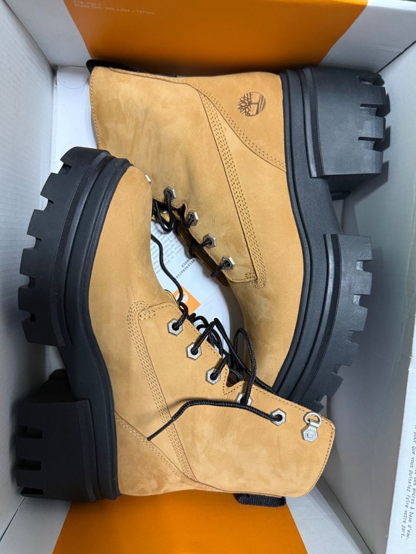 Timberland Everleigh Boot (Category: Boots) located in Sungai Petani. Submitted by adellee14 (Listing ID 1371607310, Image 2). Description: Wore once for indoor event ( less than 3 hours) Bought for RM650 Let go RM500 Can nego, not for lowballer .