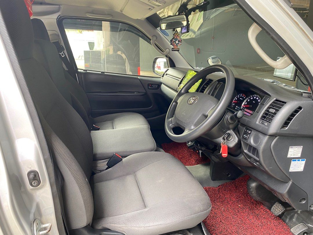 Toyota hiace auto diesel van for lease!62872683721603113
