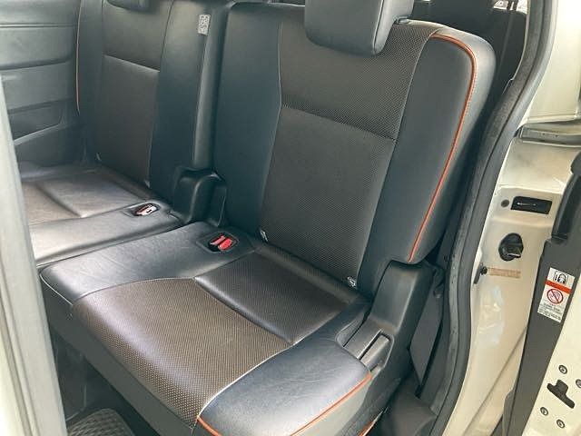 由 vivian19932004 (刊登 ID 1371576428，圖片 1) 提交，位於 新北市 (New Taipei) 的 Toyota Sienta 2017款 白色 (類別：汽車出售)，說明：💥認證中古車 歡迎你來帶回家💥 💥車輛應有盡有 趕緊來搶便宜💥 ⚠️車商賣車 同行勿擾⚠️ 廠牌型號: Toyota Sienta 2017款 白色 行駛里程: 8萬 引擎燃料: 汽油 出廠年份: 2017年 排氣量: 1.8L 變速系統: 自排 傳動系統: 2WD 車門: 5門 乘客數: 7人 💎提供車況原始表 💎提供車換車需求 💎車況與認證表不符，退車並全額退費 🔥車輛均有第三方認證🔥 ⭕專業鑑定⭕合格認證 ⭕檢定報告⭕一覽無遺 五大保證❗️ ✅里程保證車 ✅無泡水車 ✅無重大事故 ✅無引擎號碼變造車 ✅非計程車 五大保固❗️ 💯引擎、💯變速箱、💯方向機、 💯啟動馬達、💯發電機 🚗歡迎預約賞車🚗 💰️可現金💰️可貸款️💰️配合多間銀行 並且提供車