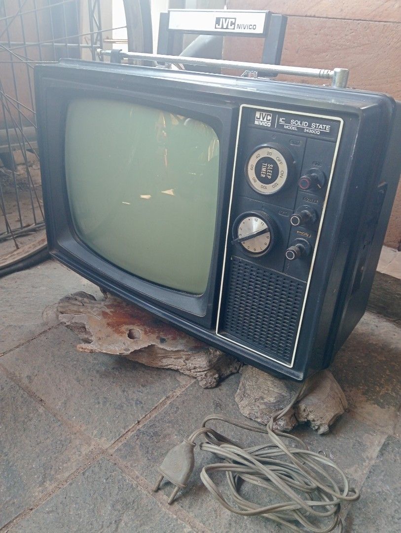 Tv jvc nivico (Kategori: Vintage & Antik - Lainnya) berada di Bandung. Dikirim oleh montiadityawarman (ID iklan 1371718911, Gambar 1). Deskripsi: kondisi full original hidup nyala bagus juga buat display 0895323705656 wa lokasi bandung.
