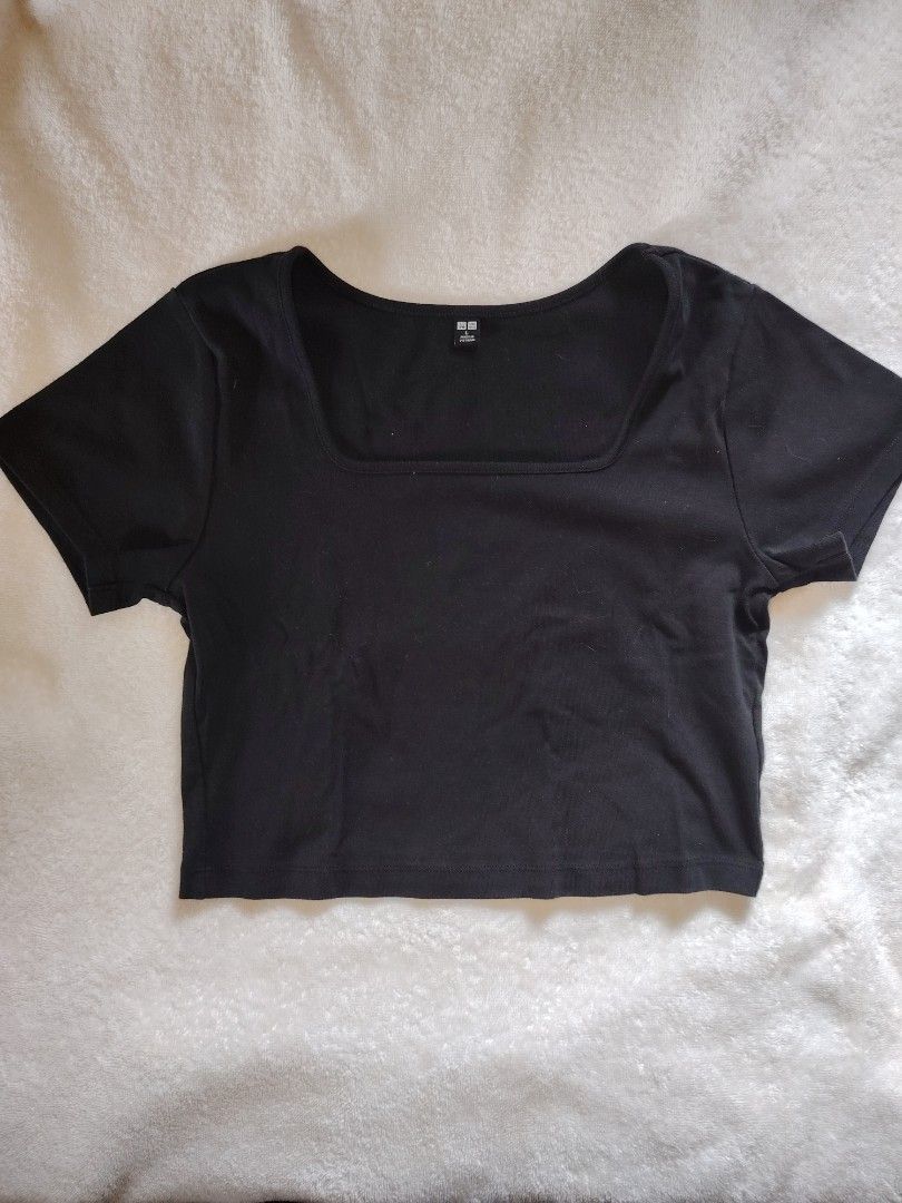 UNIQLO SQUARE NECK CROPPED SHIRT (Category: Others Tops) located in Davao. Submitted by iamsuperjdr (Listing ID 1371590436, Image 1). Description: UNIQLO SQUARE NECK CROPPED SHIRT BLACK LARGE PHP 250 Ships from Davao City For delivery only.