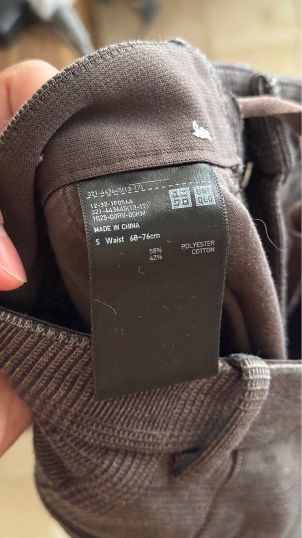 Uniqlo Textured Trousers Size S (Category: Trousers) located in Santa Rosa. Submitted by andyyy90ahn (Listing ID 1371669071, Image 3). Description: Uniqlo Textured Trousers Size S.