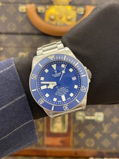 (Category: ) located in . Submitted by redrabbitluxury_singpore (Listing ID 1371605304, Image 1). Description: .