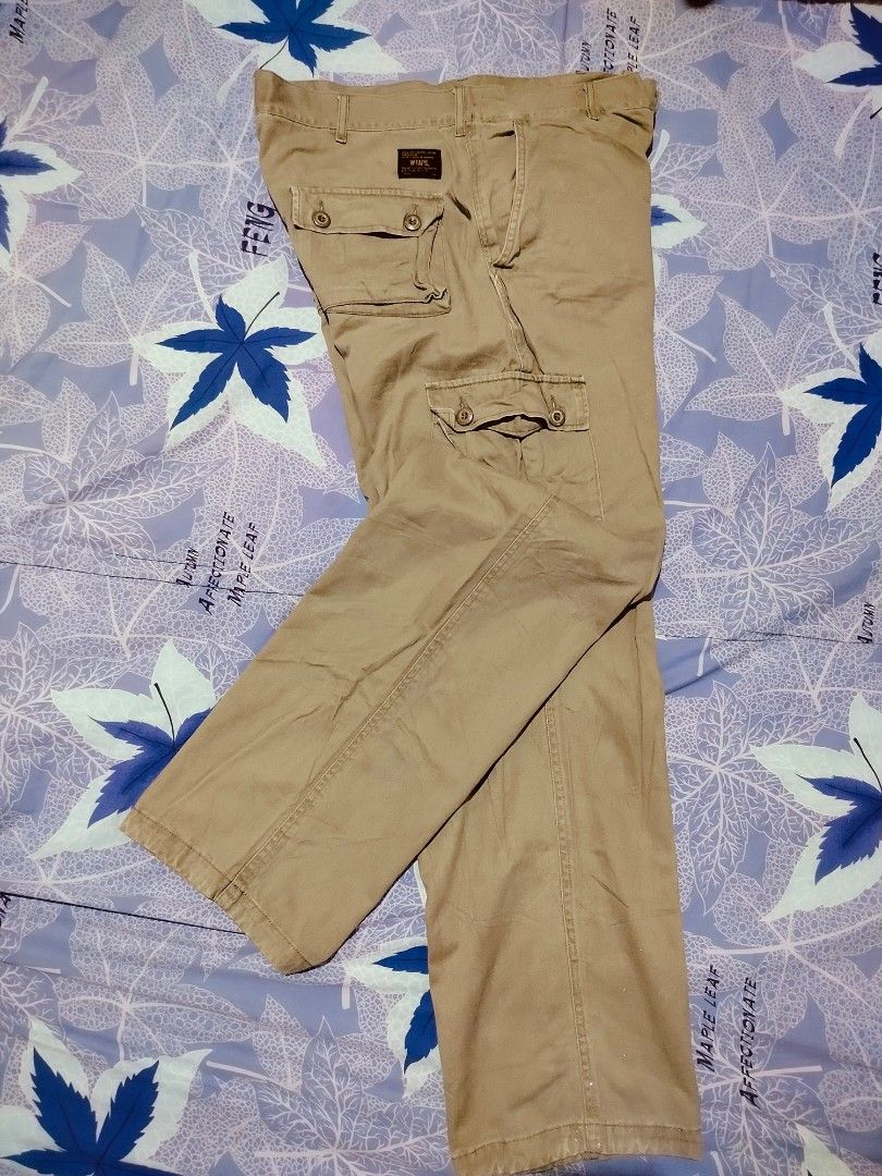 WTAPS Cargo pants for men (Category: Jeans) located in Davao. Submitted by noelamihan05424 (Listing ID 1371552810, Image 1). Description: Want to sell WTAPS Cargo pants for men Excellent Authentic W-36 L-42 Leg Opening 11.5 Hem 9 Color rate 9.7/10 No issue.