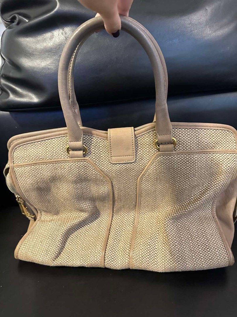 YSL Cabas (Category: Luxury Bags & Wallets) located in Paranaque City. Submitted by thebagstoryph (Listing ID 1371710371, Image 3). Description: 💯 Authentic No inclusions.