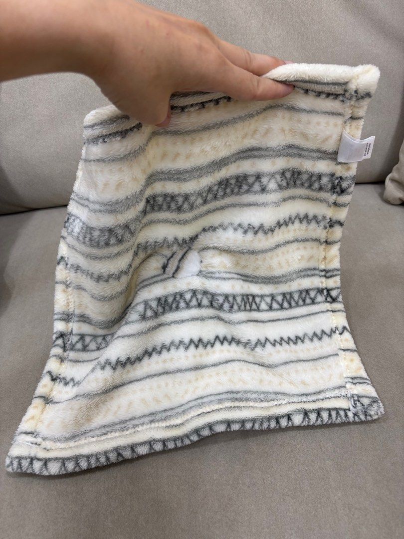 由 qzwxecf (刊登 ID 1371877387，圖片 3) 提交，位於 台北市 (Taipei) 的 安撫娃娃（獅子） (類別：嬰兒玩具)，說明：誠可議價，本館買二送一（買三件、其中一件價低者免費）。