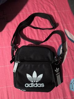 (Category: ) located in . Submitted by sgshoppers (Listing ID 1371859337, Image 1). Description: .