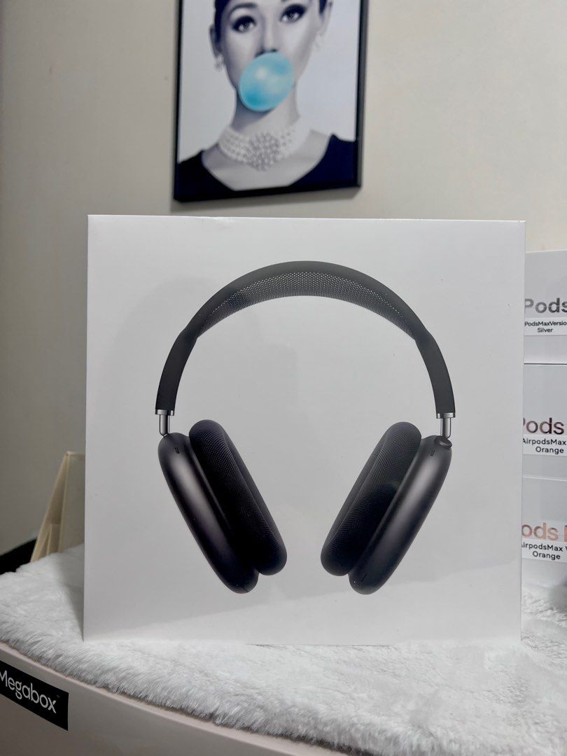 AIRPODS MAX (Category: Earphones) located in Manila. Submitted by bernalizahhhh (Listing ID 1371792440, Image 1). Description: PM FOR MORE DETAILS 💌 COD and PICK UP 🫶🏻.
