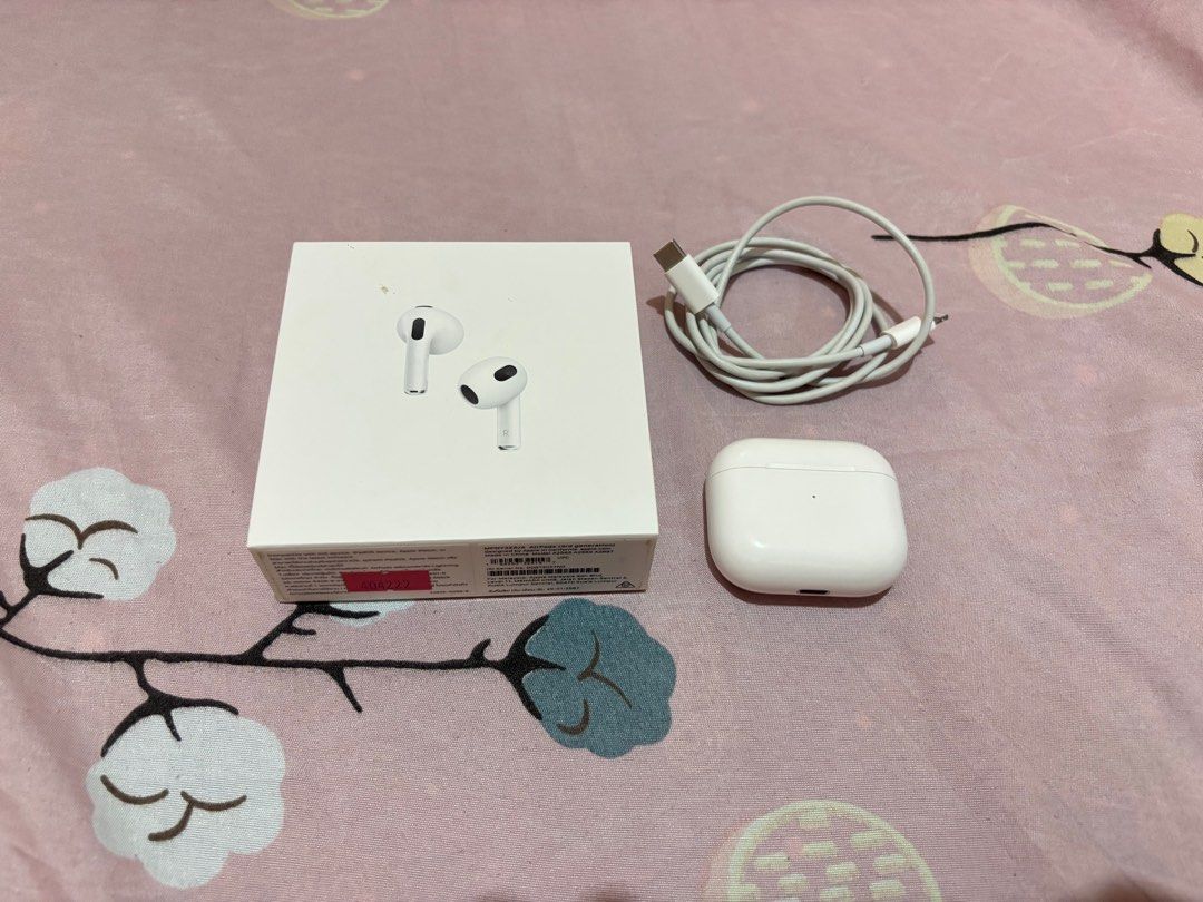 Apple Airpods 3rd Gen (Category: Earphones) located in General Santos City (Dadiangas). Submitted by chickenjoycee (Listing ID 1371855992, Image 1). Description: Airpods 3rd Gen with lightning charger case With charging cable RFS: Upgrade.