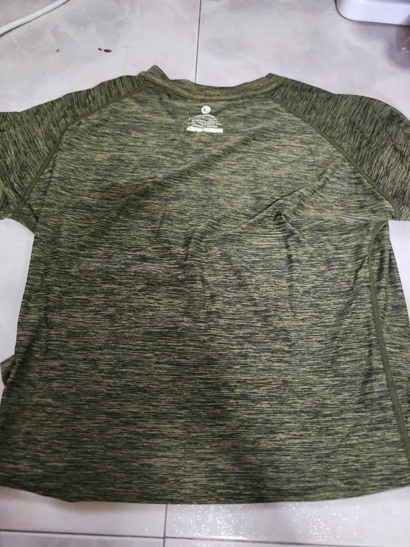 Ashbenimble activewear shirt (yoga cardio Lululemon alo tnf Nike) (Category: Activewear) located in Singapore. Submitted by pkcrun (Listing ID 1371745323, Image 1). Description: .