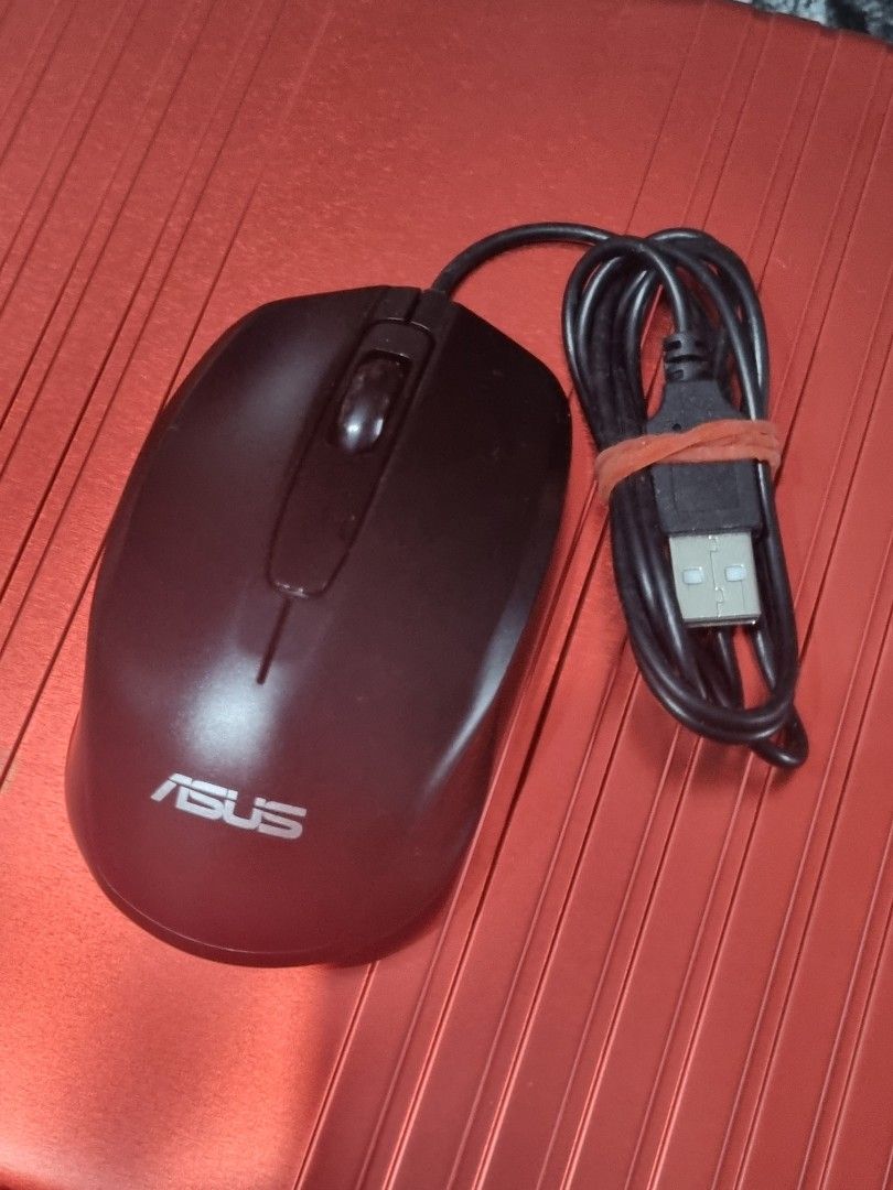 Asus mouse (Category: Mouse & Mousepads) located in Singapore. Submitted by woogity.boogity (Listing ID 1371782611, Image 1). Description: .