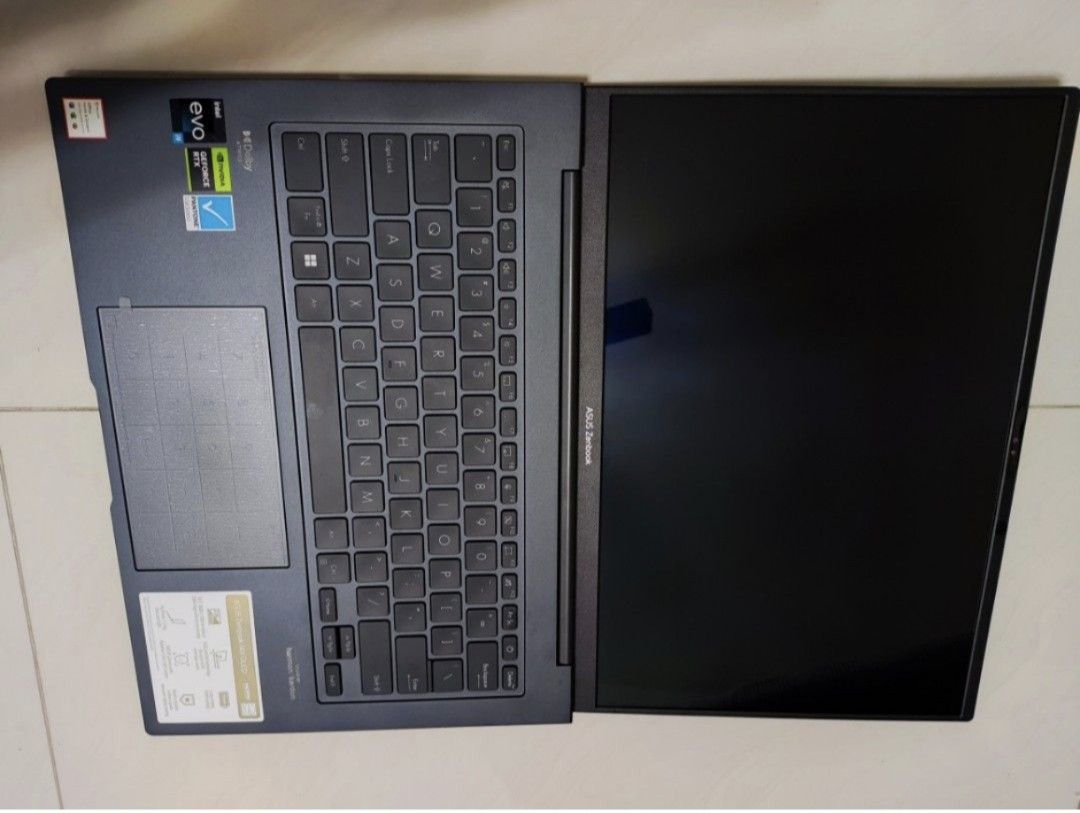 Asus ZenBook OLED 14X UX3404 32G RAM i9-13900H (Category: Laptops & Notebooks) located in Singapore. Submitted by jasonhue (Listing ID 1371730537, Image 2). Description: condition 10/10 intel i9-13900H 32GB Ram 1TB SSD RTX3050 4GB international warranty until 3 May 2025.