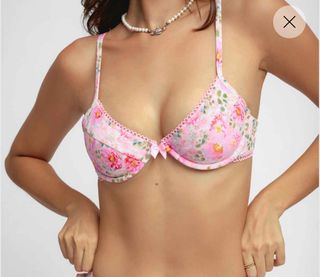 (Category: ) located in . Submitted by vintednivia (Listing ID 1371814510, Image 1). Description: .