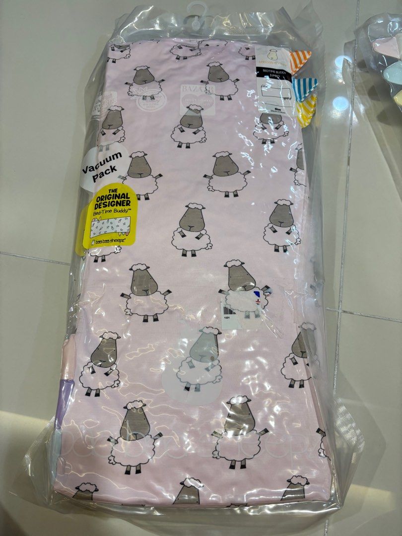 Brand New Jumbo Baa Baa Sheepz X 2 (Category: Childrens' Beds) located in Singapore. Submitted by haydenley_joy (Listing ID 1371848339, Image 3). Description: Each set $60 .